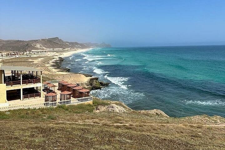 Al Mughsail Beach & Blowholes: Private Coastal 4WD Experience