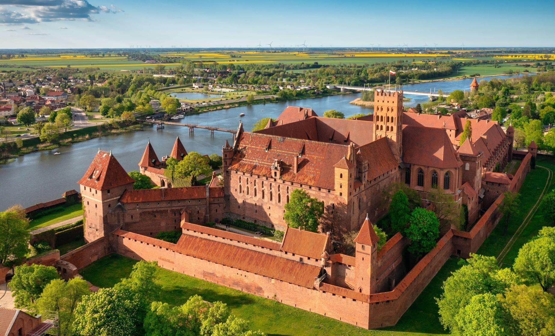 Malbork Castle: Private Expert Tour of Europe's Greatest Fortress