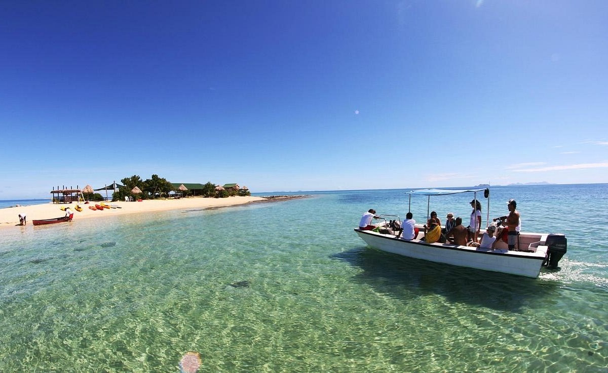 Savala Island: Luxury Day Cruise on Oolala Private Boat