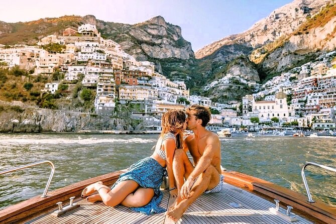 Amalfi Coast: Private Gozzo Boat & Positano Lunch
