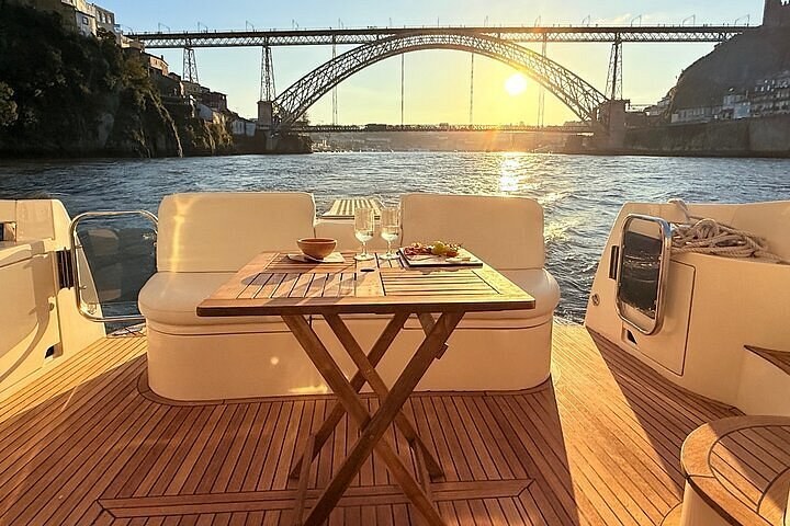 Porto Luxury Yacht Cruise: Six Bridges on the Douro