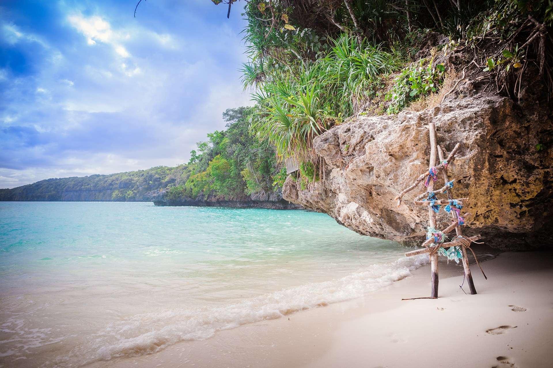 Kiki Beach Secret Cove: Private Boat Excursion