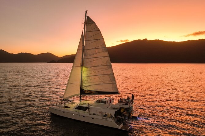 Airlie Beach Sunset Sailing & Champagne Sundowner Cruise