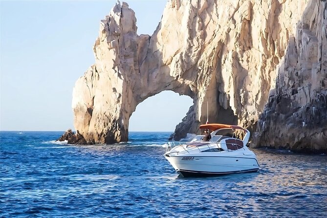 El Arco & Lover's Beach: Private Yacht at Land's End