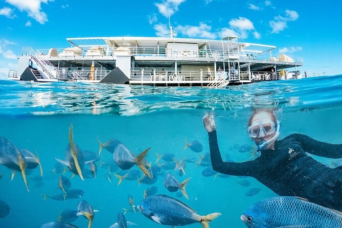 Airlie Beach: Great Barrier Reef Snorkel & Sail — Whitsundays