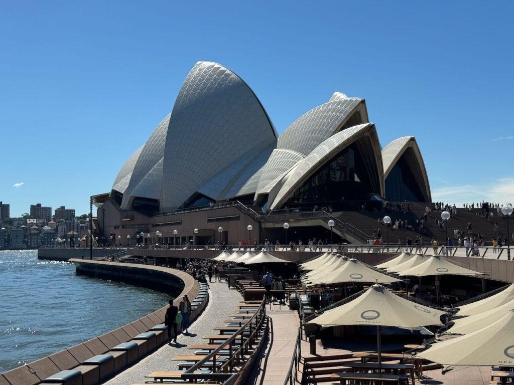 Sydney Harbour Private Sailing & Opera House Behind-the-Scenes