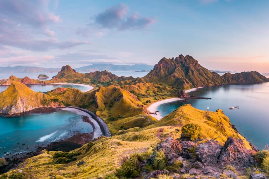 Padar Island Sunrise Summit: Private Helicopter & Trek