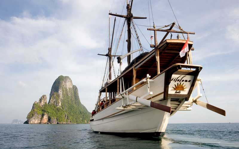 Banda Sea Spice Islands: Private Phinisi Overnight Sail