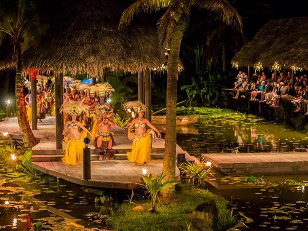 Te Vara Nui Village: Over-Water Night Show & Polynesian Feast