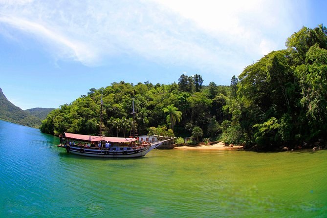 Blue Lagoon Private Schooner: Snorkel, Slide & Caipirinha Sail