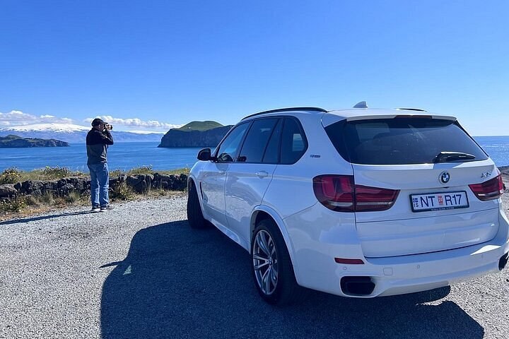Private Mercedes V-Class Island Tour with a Born-and-Raised Local