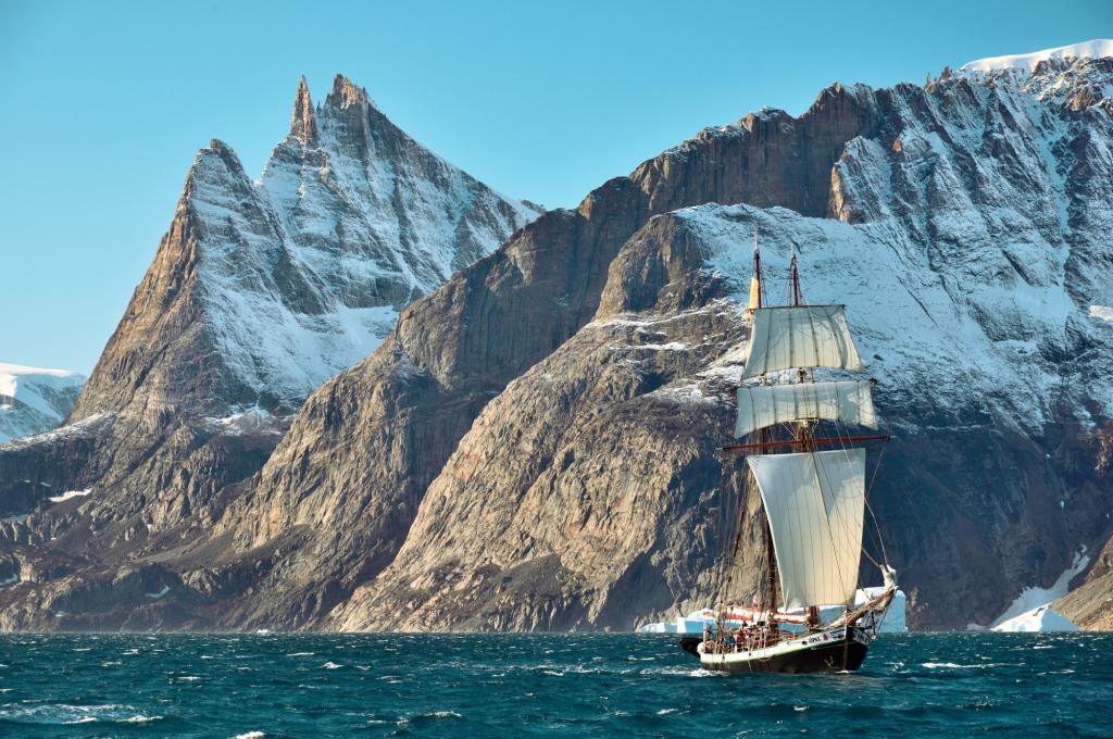 Scoresby Sund Schooner Sailing Expedition: 8-Day Voyage