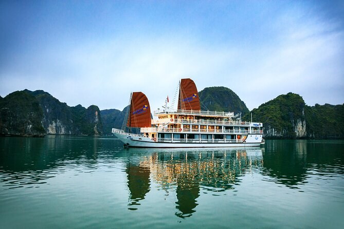 Lan Ha Bay 2-Day Kayak Odyssey: Overnight on Vega Legend Cruise