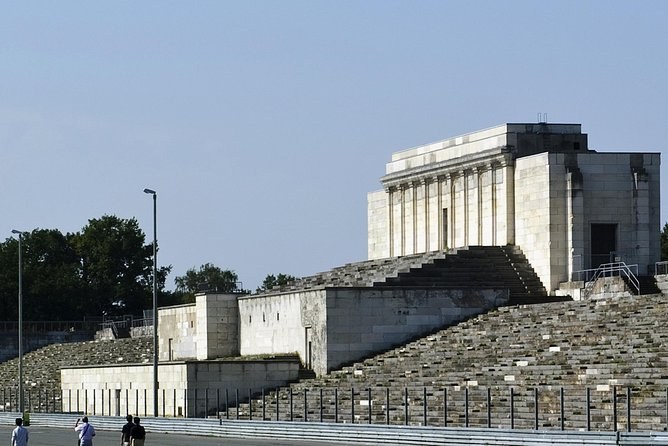 Private WWII History Tour: Rally Grounds & Courtroom 600