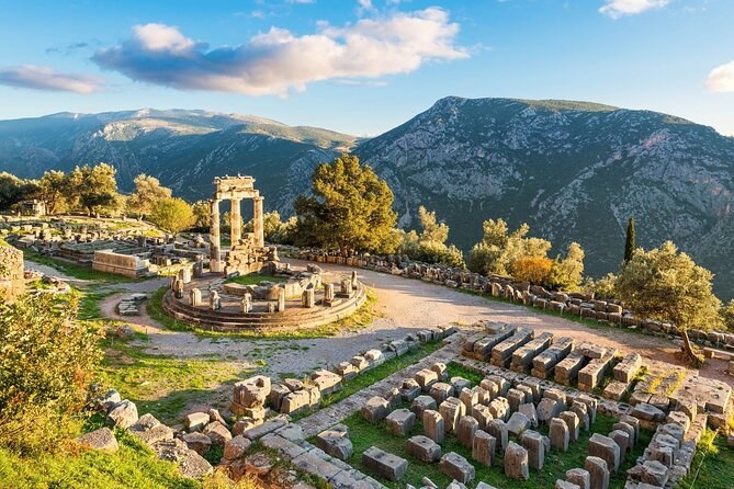 Private Oracle Experience: Delphi Site & Museum with Expert Guide