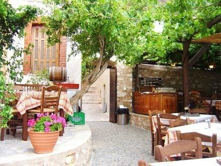 Matoula Taverna: Lunch at Monemvasia's Iconic Sea-View Restaurant