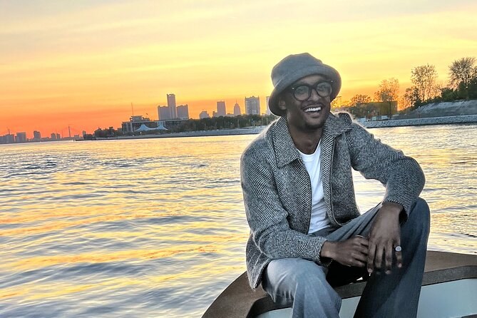 Detroit River Private Yacht Charter: City Skyline & Belle Isle