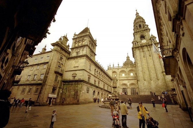 Private Full-Day Santiago de Compostela Pilgrimage Tour