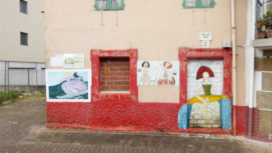 Meninas de Canido: Private Street Art & Tapas Trail Through Ferrol's Canido Quarter