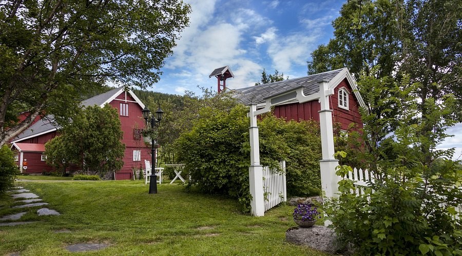 Røkenes Gård: Farm-to-Table Luxury Arctic Dining Experience