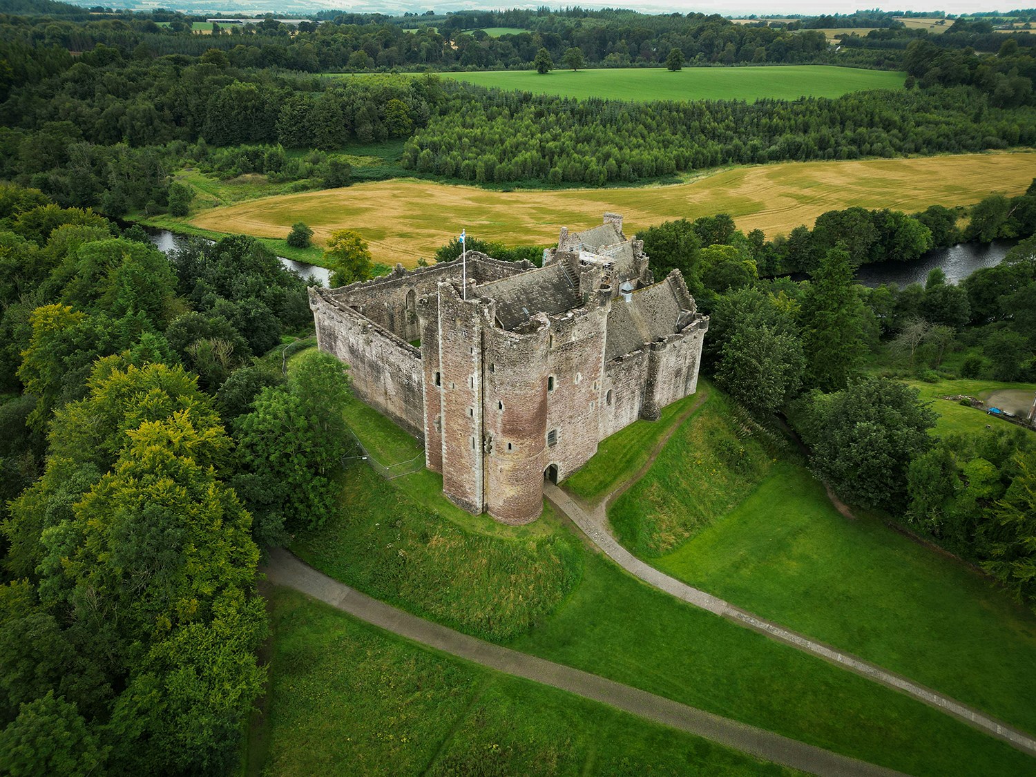 Outlander Adventure: Doune Castle, Culross Palace & Jacobite Sites
