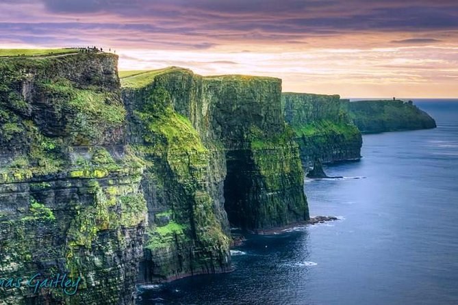Aran Islands & Cliffs of Moher: Luxury Day Cruise from Galway