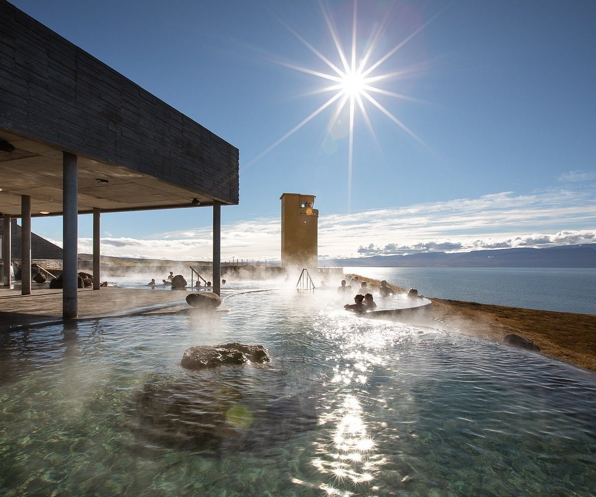 GeoSea Geothermal Sea Baths: Private Infinity Pool Over the Arctic