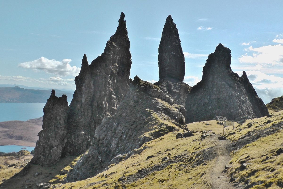 Trotternish Ridge Highlights: Storr, Quiraing & Kilt Rock