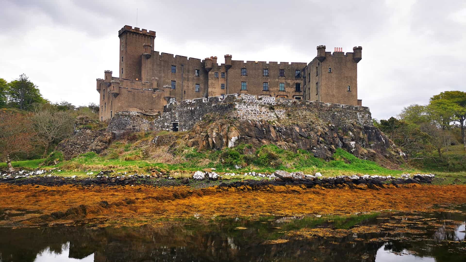 Dunvegan Castle & Gardens: Seat of Clan MacLeod