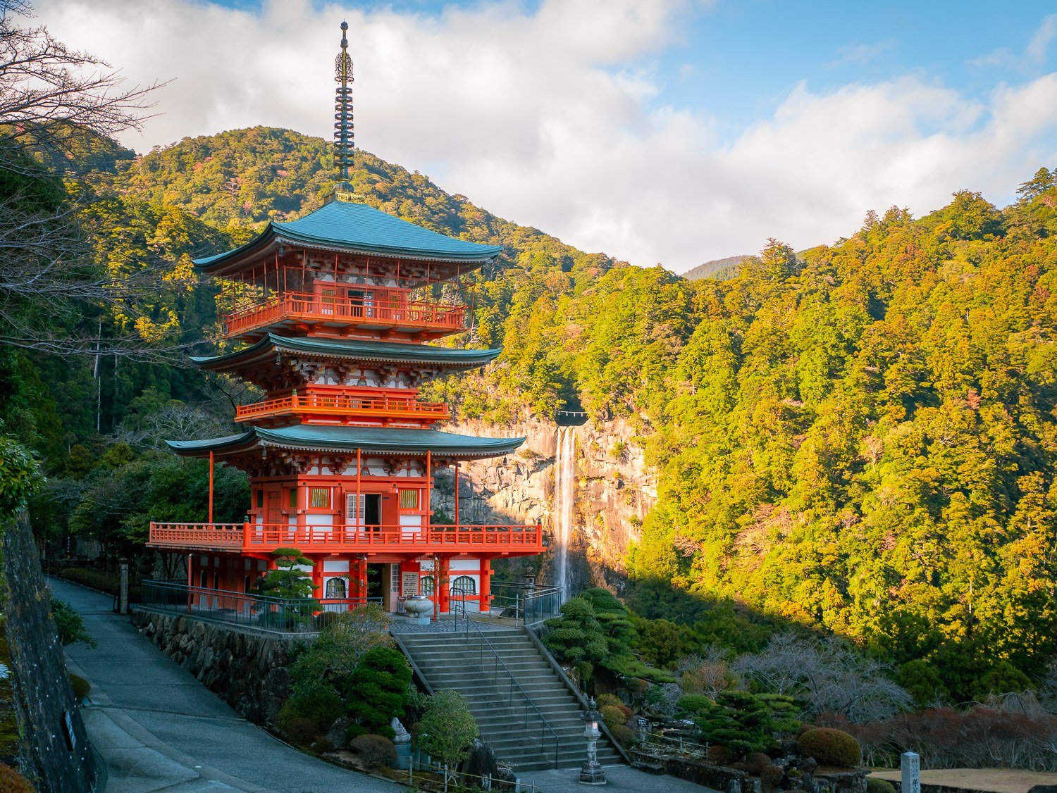 Kumano Nachi Taisha Grand Shrine & Nachi Falls Immersion