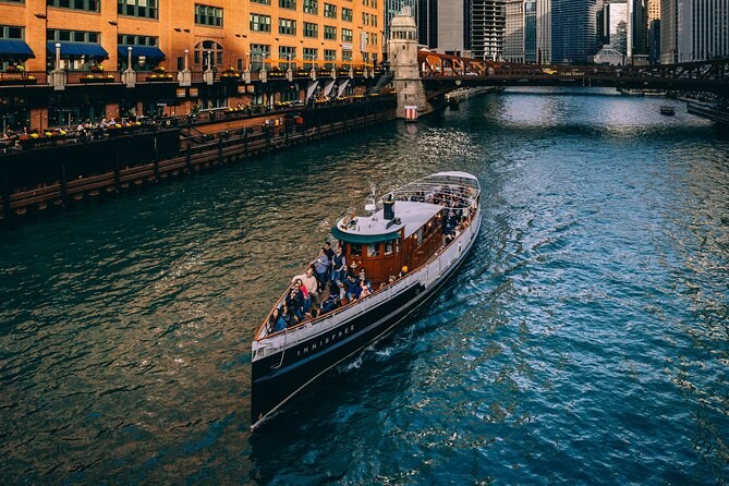 Private Architecture River Cruise: Chicago's Skyline Masterclass