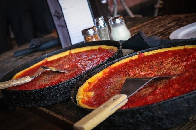 Deep-Dish Dynasty: Private Chicago Food & Neighborhood Walking Tour