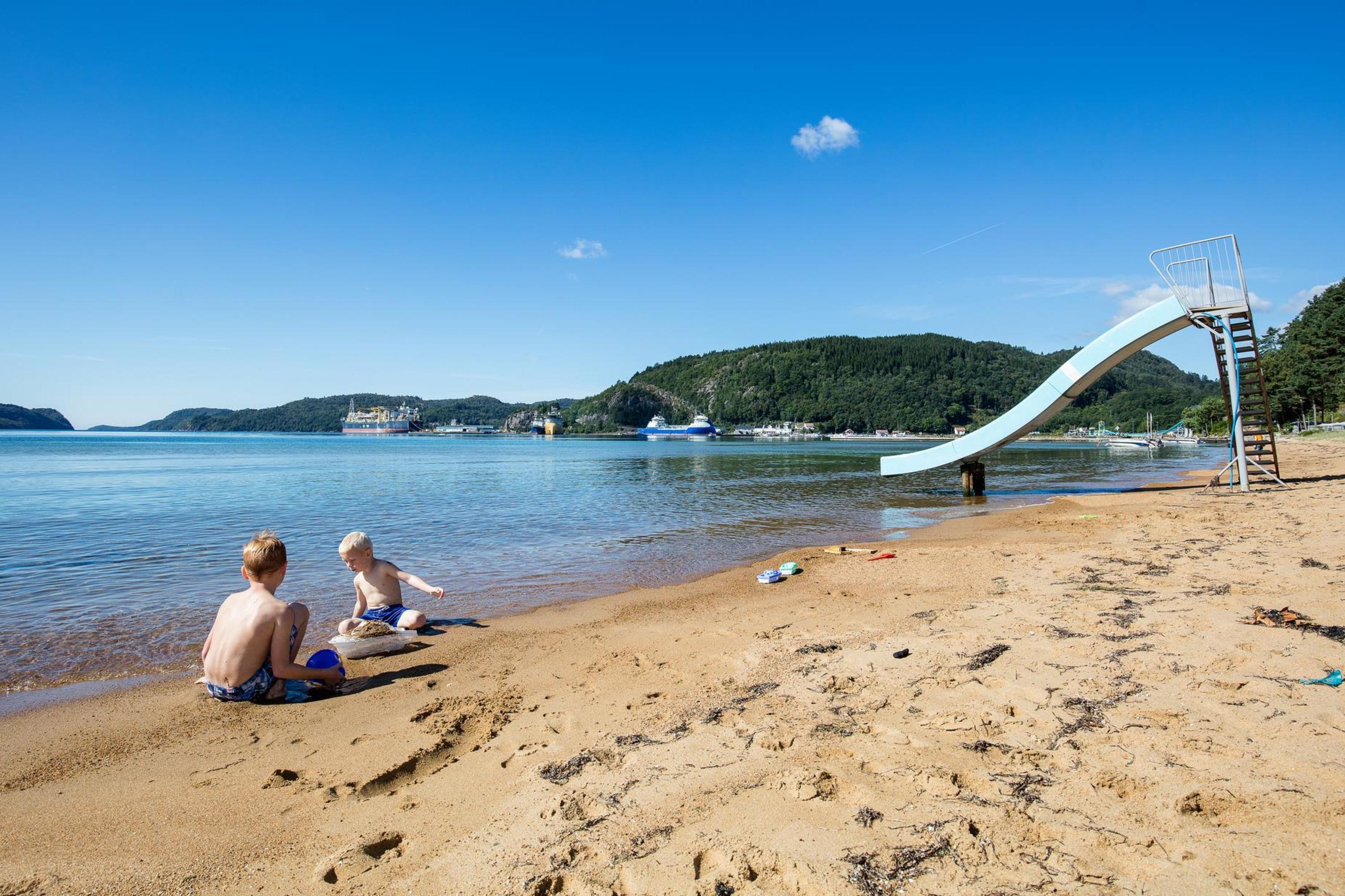 Rosfjordsanden Beach & Coastal Kayak: Sørlandet's Riviera by Paddle
