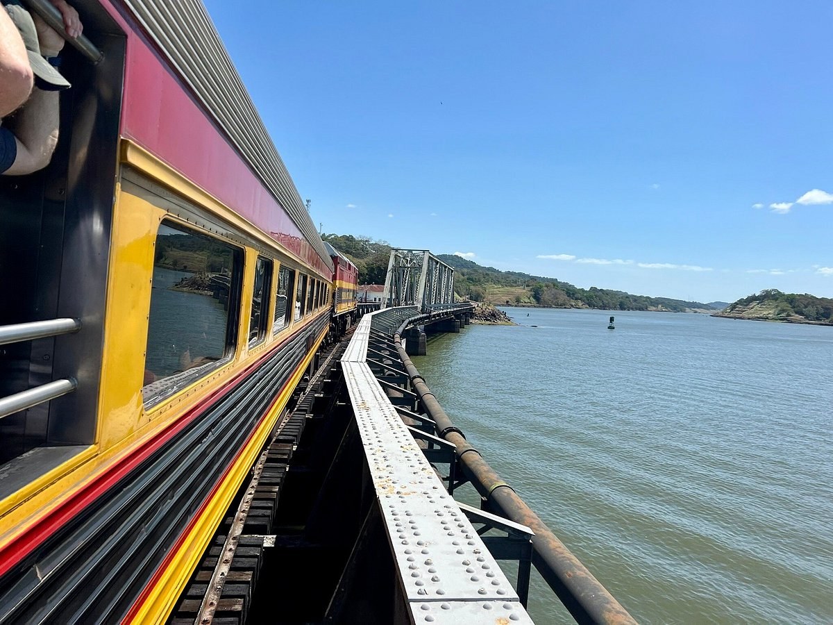 Panama Canal Railway: Jungle Train Ocean-to-Ocean