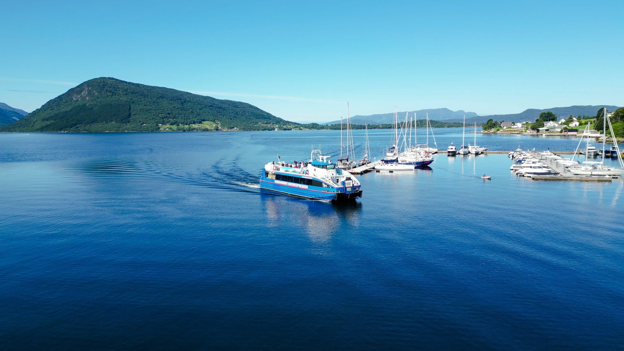 Hardangerfjord Classic Ferry Cruise: Bergen–Rosendal Round Trip