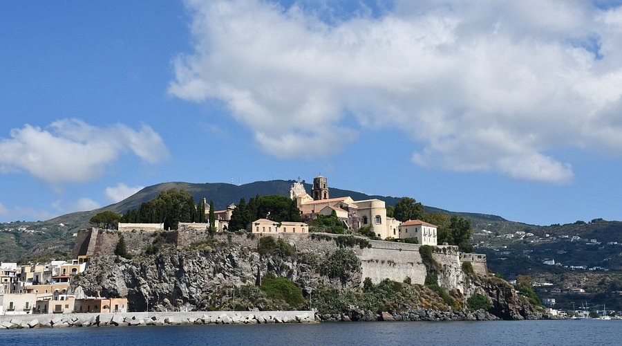 Private Guided Lipari: Castle, Archaeological Museum & Hidden Viewpoints