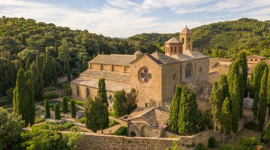 Abbaye de Fontfroide: Private Guided Tour of a Cistercian Masterpiece