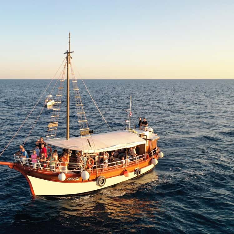 Istrian Coast Boat Tour with Grilled Seafood Lunch