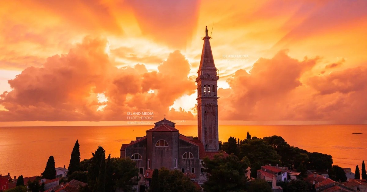 St. Euphemia Basilica: Bell Tower Climb & Old Town Expert Walk