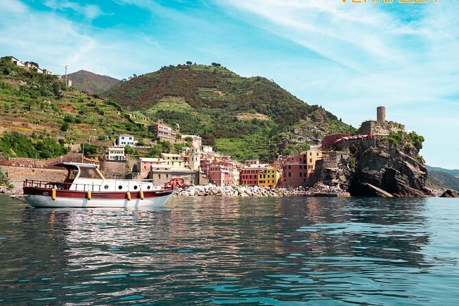 8-Hour Cinque Terre Boat Day with Ligurian Lunch