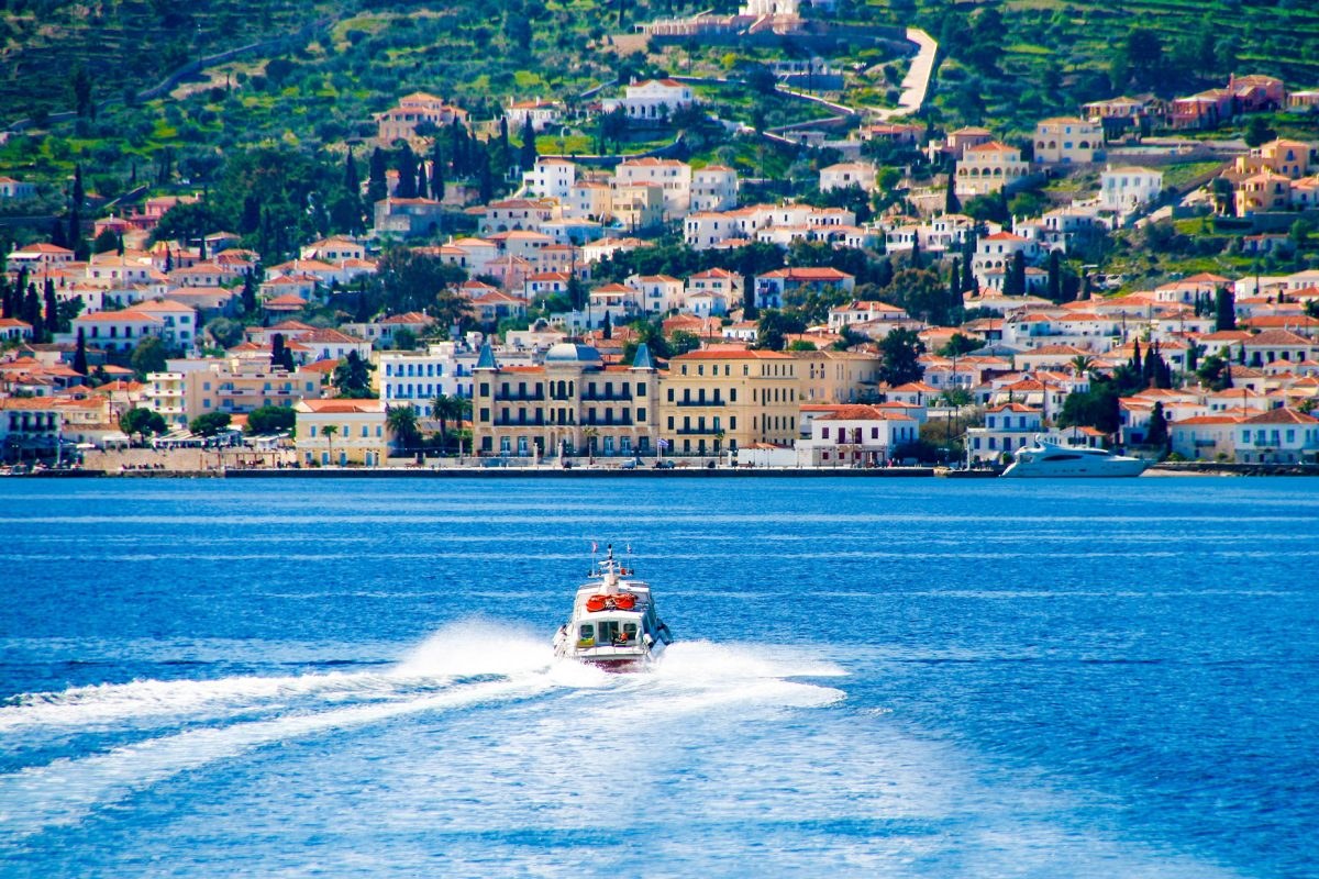 Private Archaeologist-Led Walking Tour of Spetses
