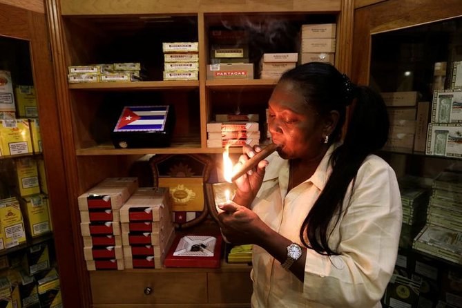 Dominican Cigar & Rum Masterclass: A Sensory Journey Through Island Craft
