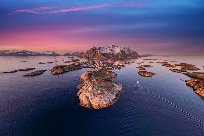 Henningsvær & Svinøya History and Photo Walking Tour