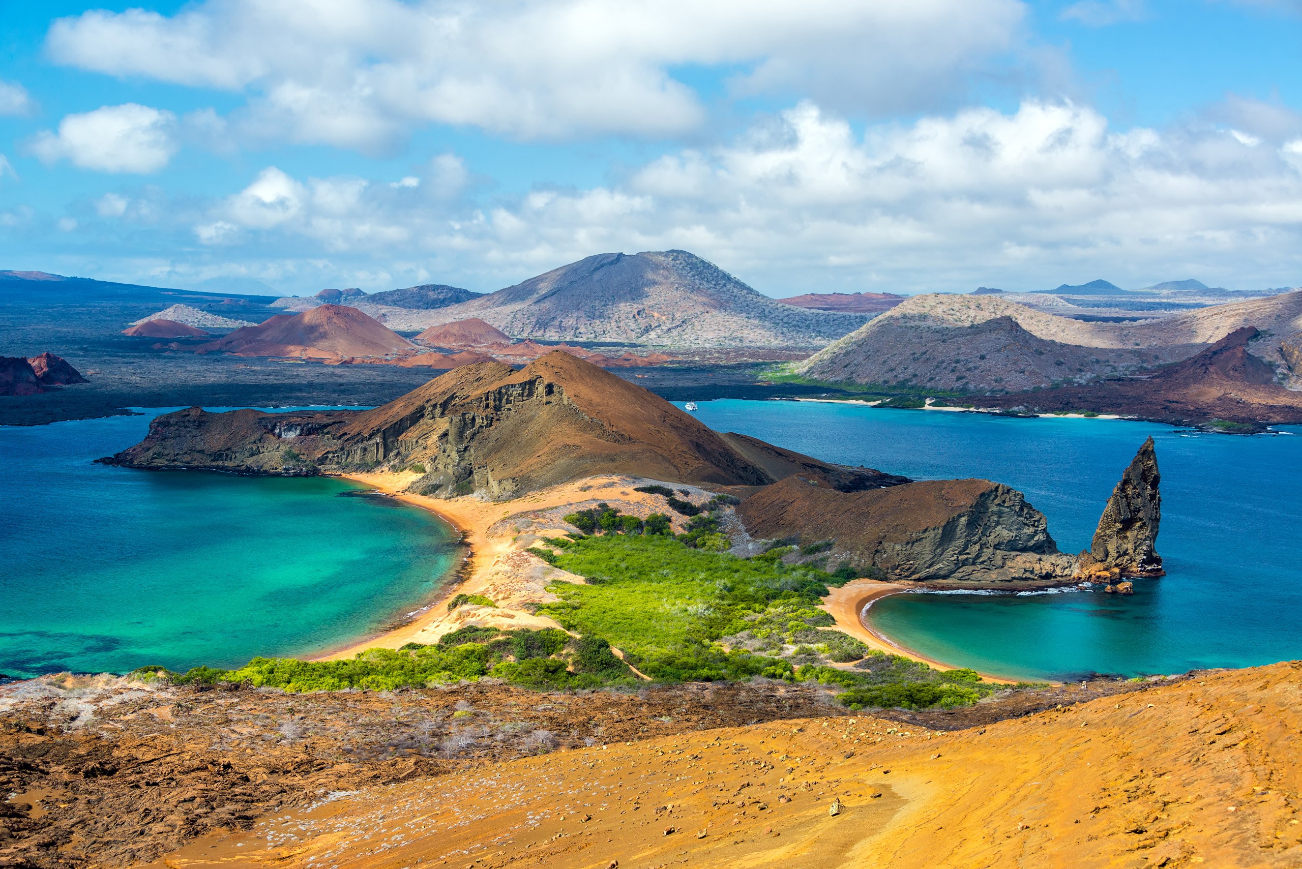 Private Galápagos Yacht Charter: Rábida, Pinnacle Rock & Beyond