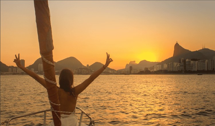 Lagoa dos Patos Sunset Sailing: Private Crewed Charter