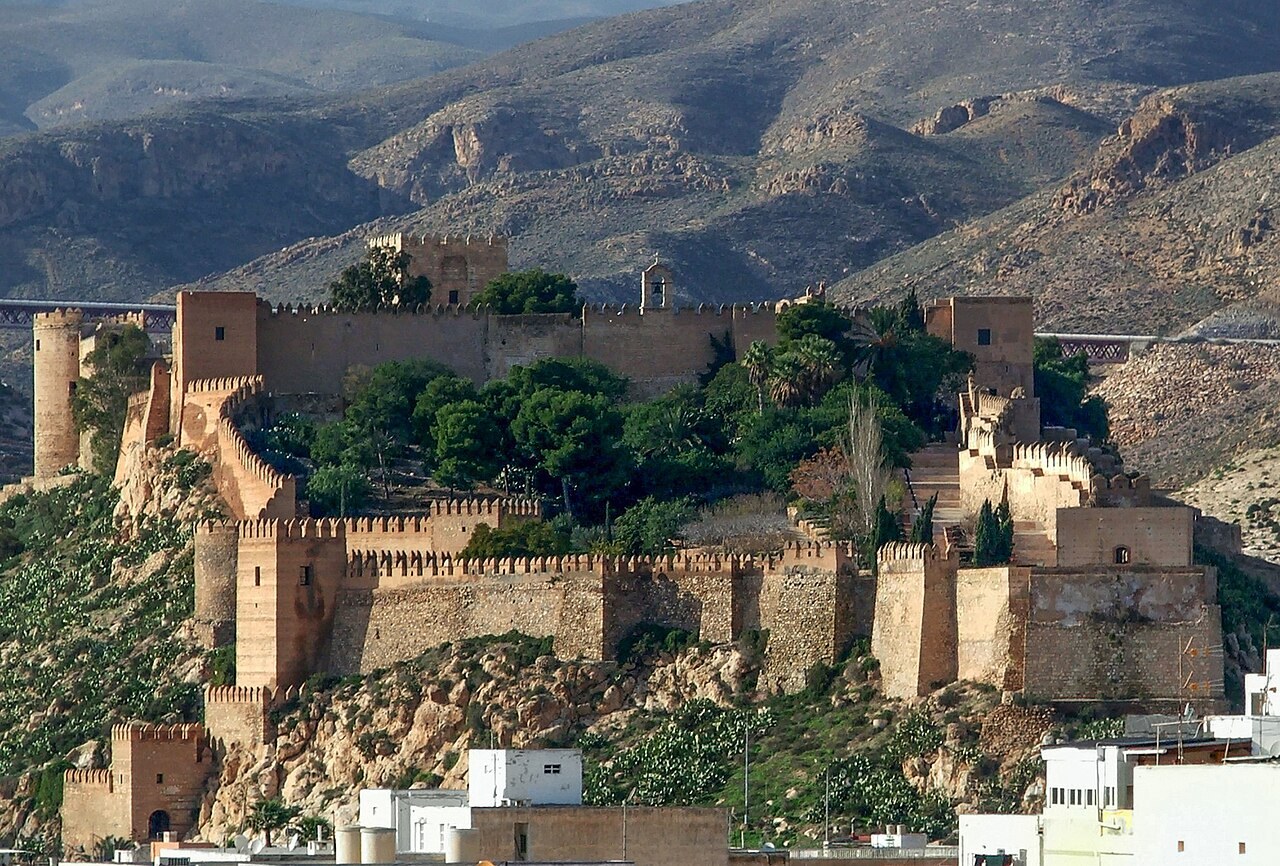 Alcazaba de Almería & Civil War Refugios: Private Walking History Tour