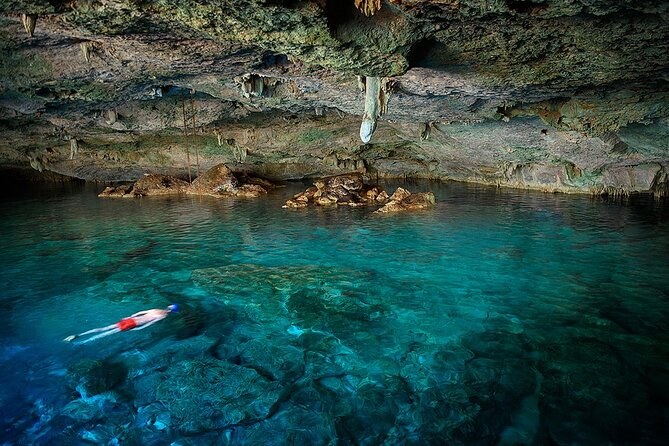 Niue Bubble Cave & Sea Track Snorkel Adventure