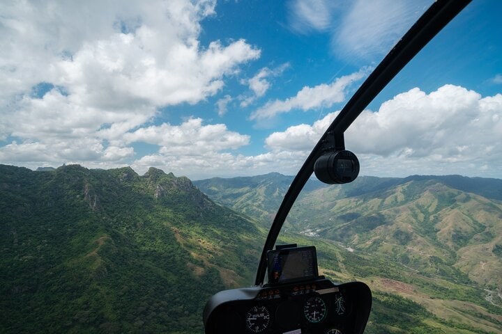 Fiji Private Helicopter Tour: Sleeping Giant & Koroyanitu
