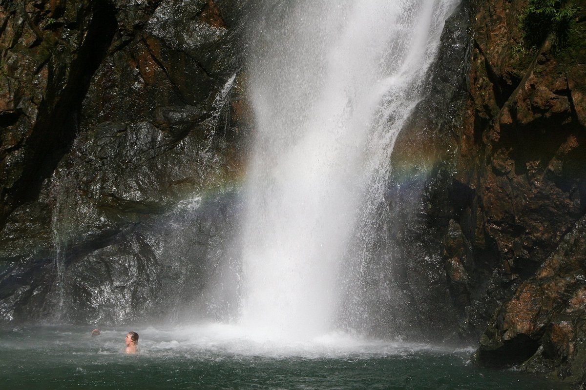 Savusavu Hot Springs & Nakawaga Waterfall: Private Village Tour