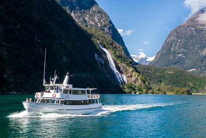 Milford Sound: Private Small-Group Scenic Fiord Cruise